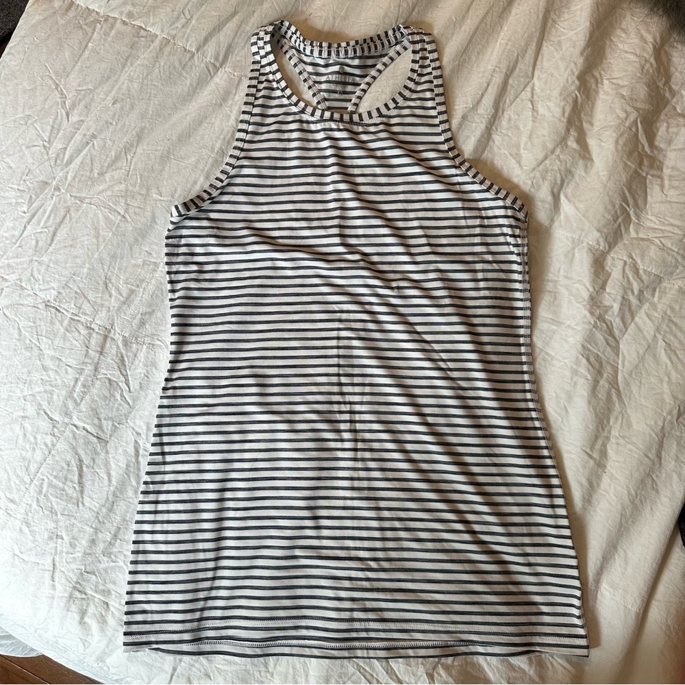 Athleta Racerback tank - EUC❗️